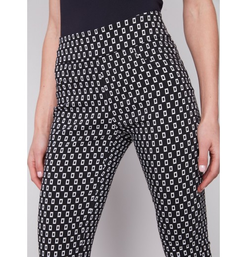 Printed Stretch Pull-On Capri Pants - White Tiles